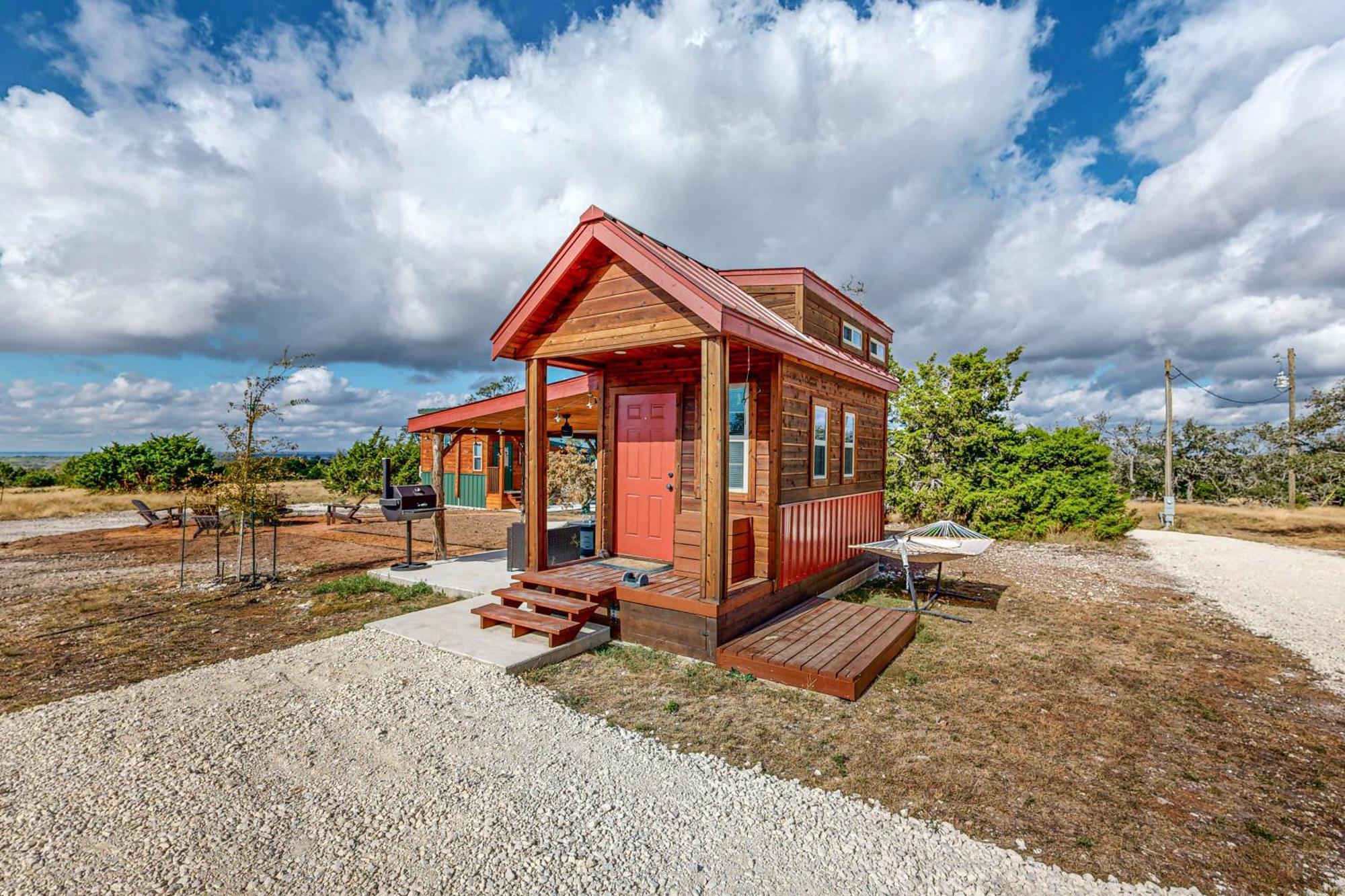 Red Cabin On The Ranch Hotel Harper Exterior photo